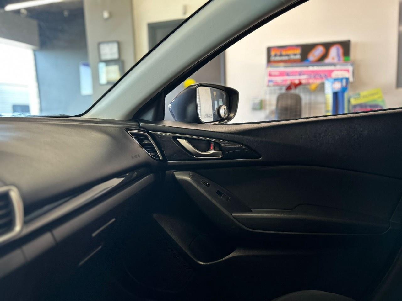 2014 Mazda MAZDA3 I Sport Photo