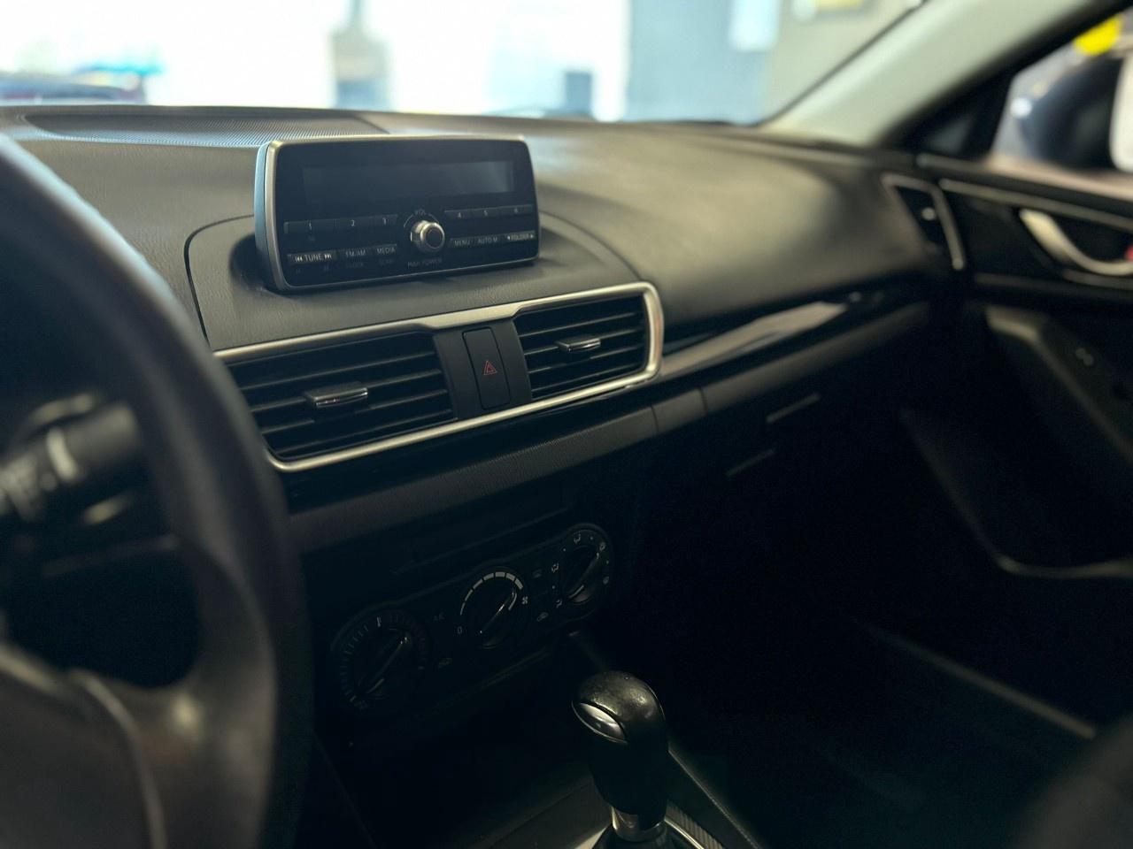 2014 Mazda MAZDA3 I Sport Photo