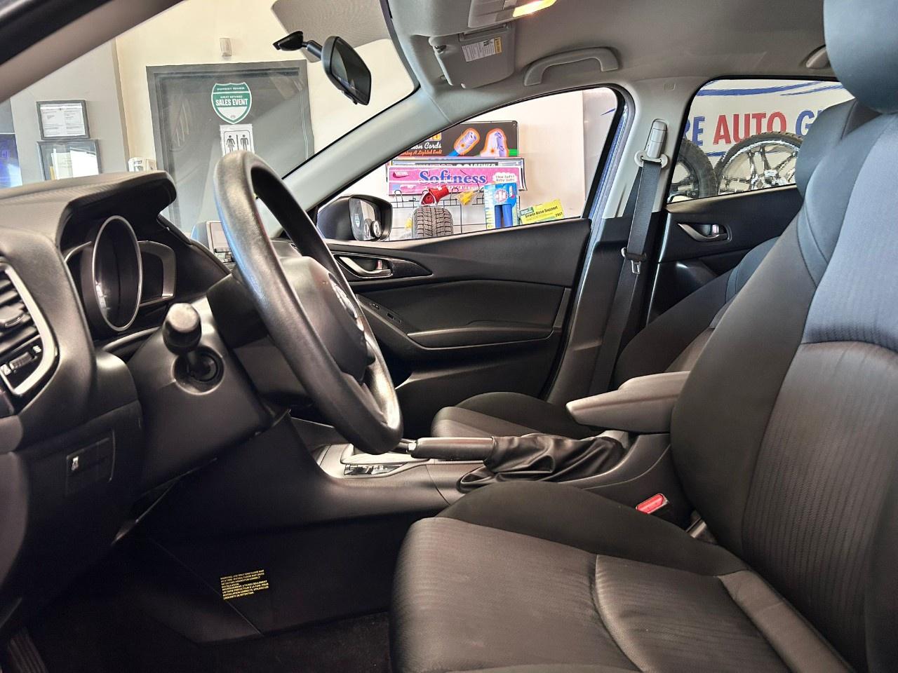 2014 Mazda MAZDA3 I Sport Photo