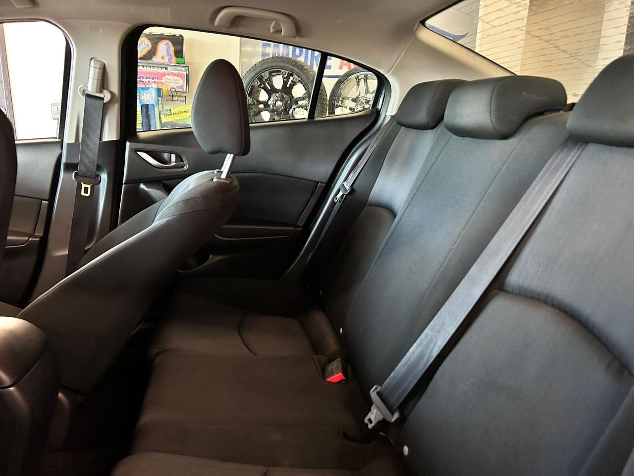 2014 Mazda MAZDA3 I Sport Photo