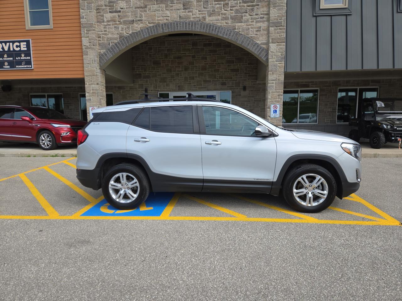 2021 GMC Terrain SLE Photo2