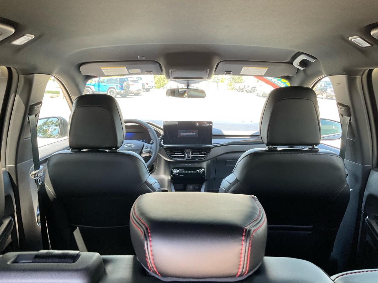 2025 Ford Escape ST-Line Photo5