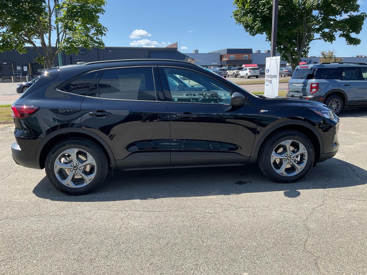 2025 Ford Escape ST-Line Photo5