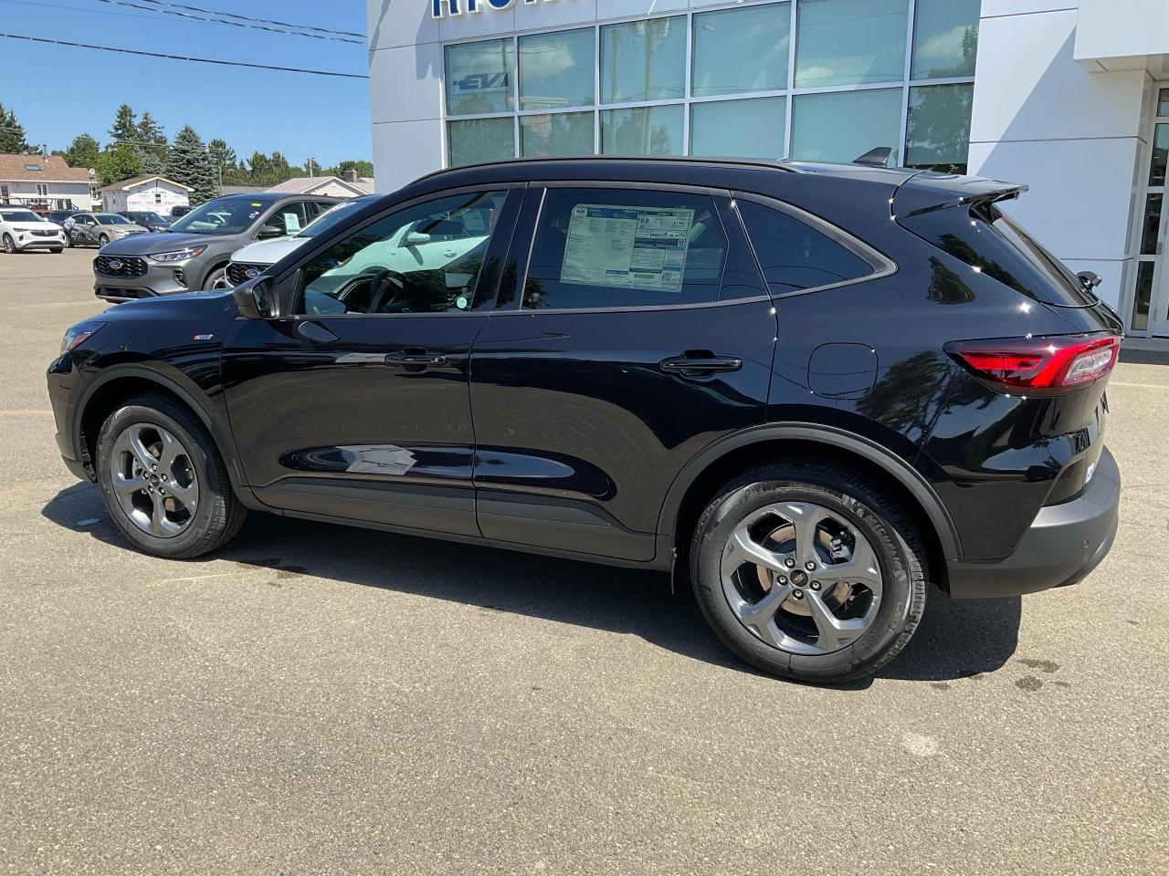 2025 Ford Escape ST-Line Photo3
