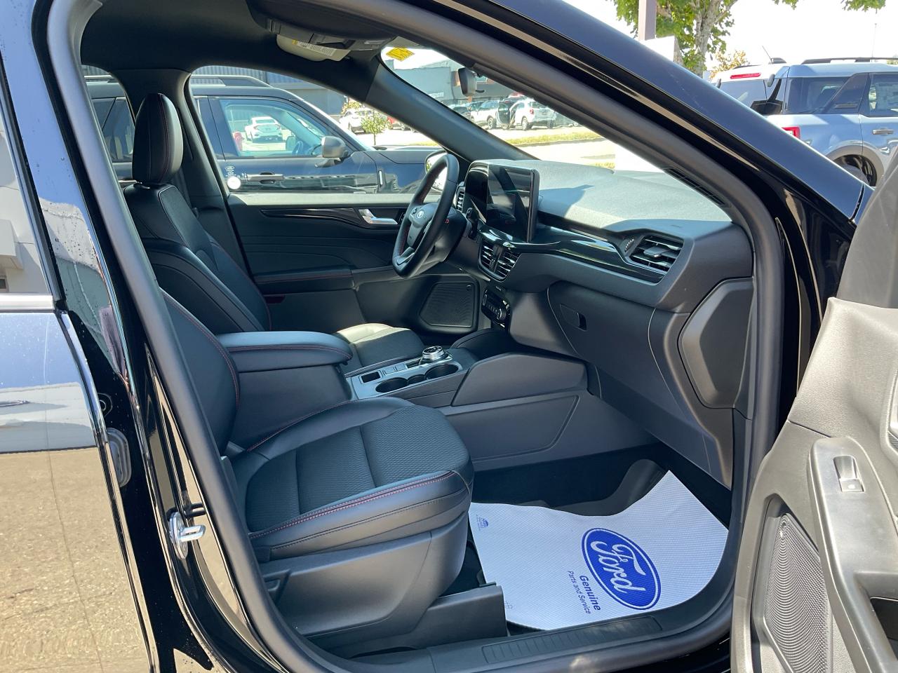 2025 Ford Escape ST-Line Photo5