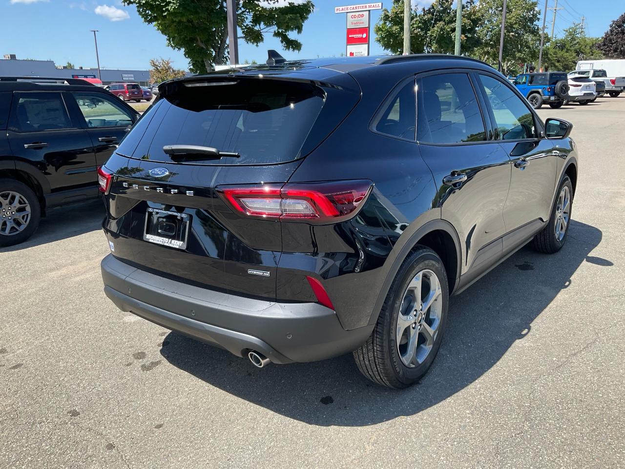 2025 Ford Escape ST-Line Photo5