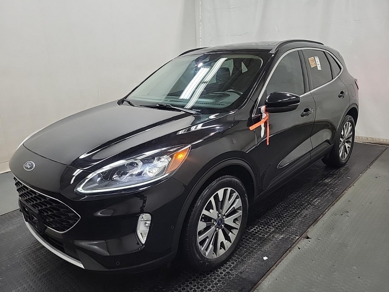 Used 2020 Ford Escape Titanium AWD for sale in North York, ON