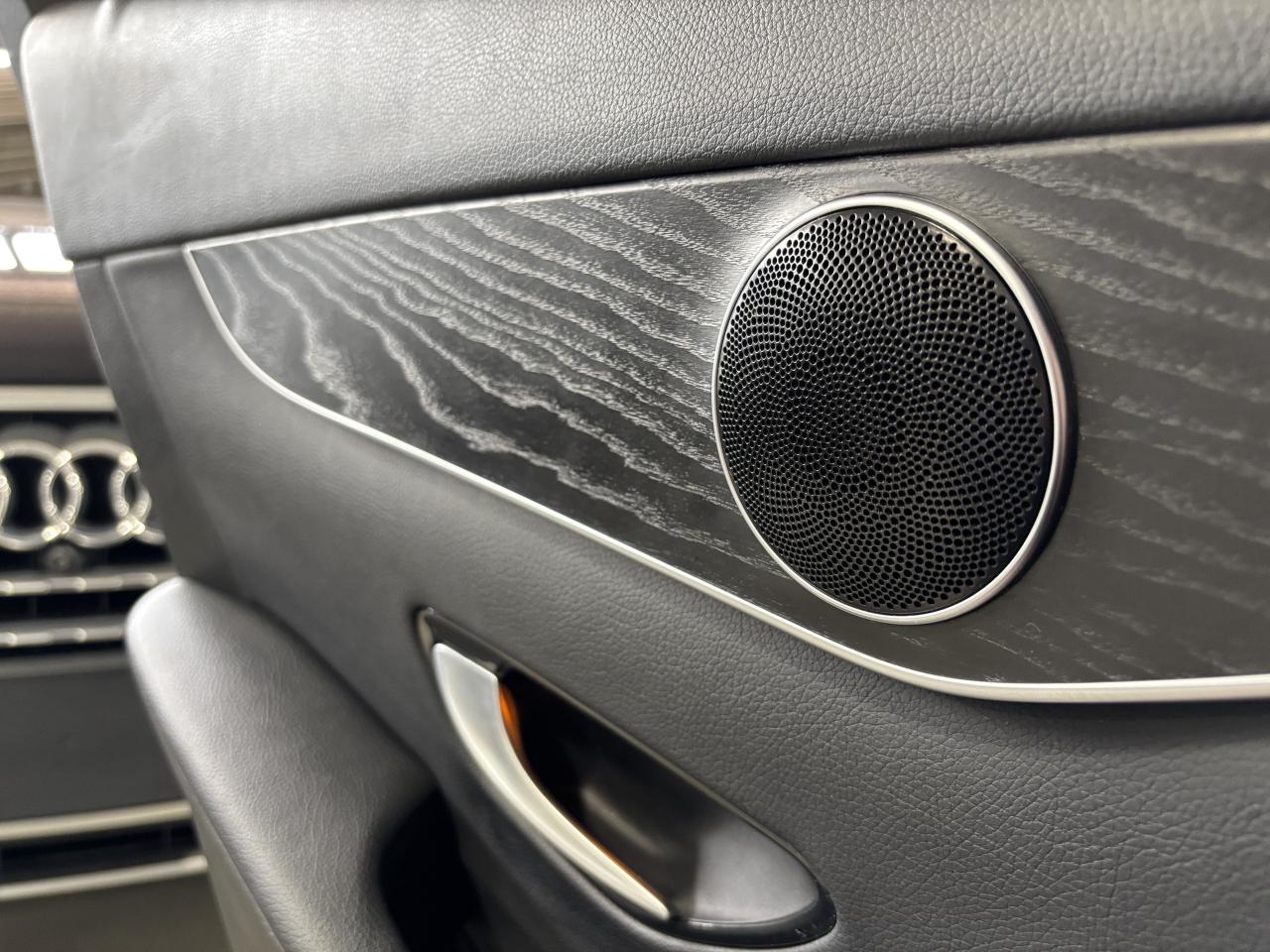 2020 Mercedes-Benz GLC GLC300|4MATIC|AMGPKG|WOOD|LEATHER|DUALSUNROOF|LED| - Photo #11