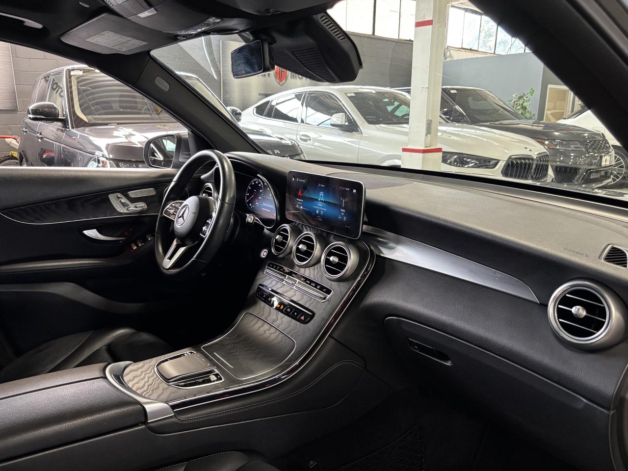 2020 Mercedes-Benz GLC GLC300|4MATIC|AMGPKG|WOOD|LEATHER|DUALSUNROOF|LED| - Photo #14