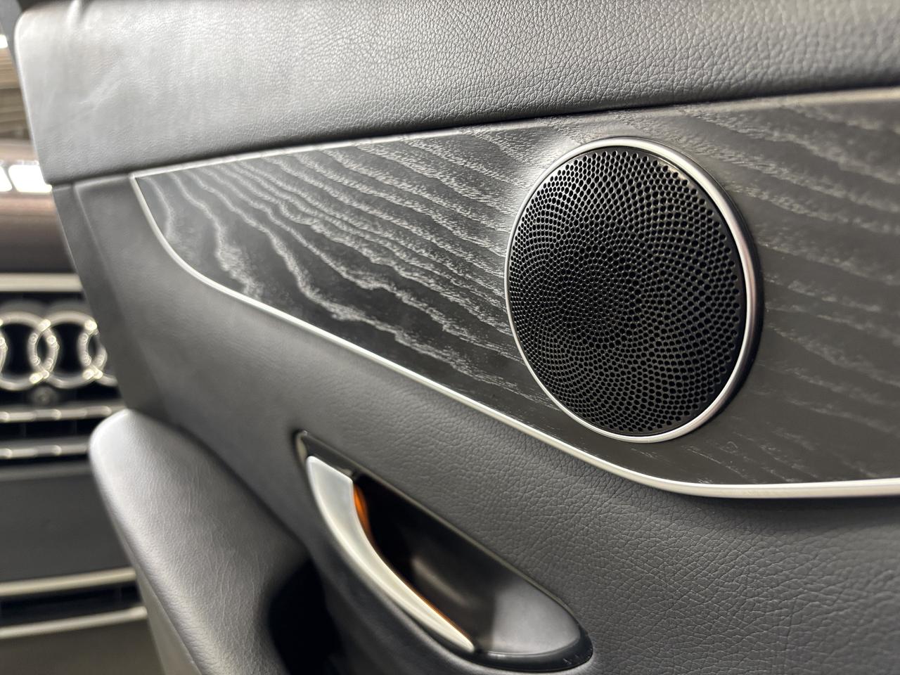 2020 Mercedes-Benz GLC GLC300|4MATIC|AMGPKG|WOOD|LEATHER|DUALSUNROOF|LED| Photo