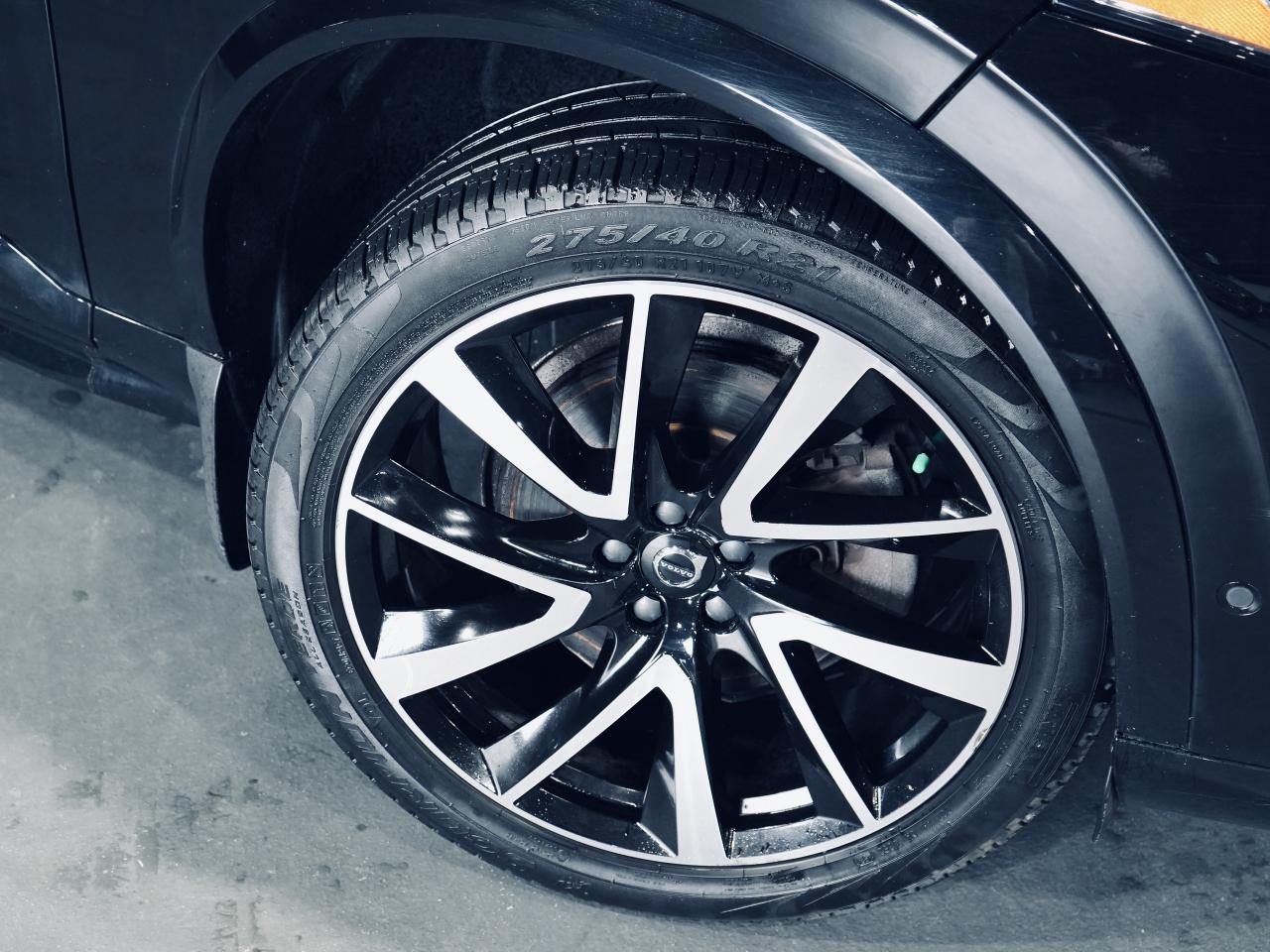 2022 Volvo XC90 T6 Momentum 7-Seater/PANO/HUD/DRIVE ASSIST/NAV Photo3