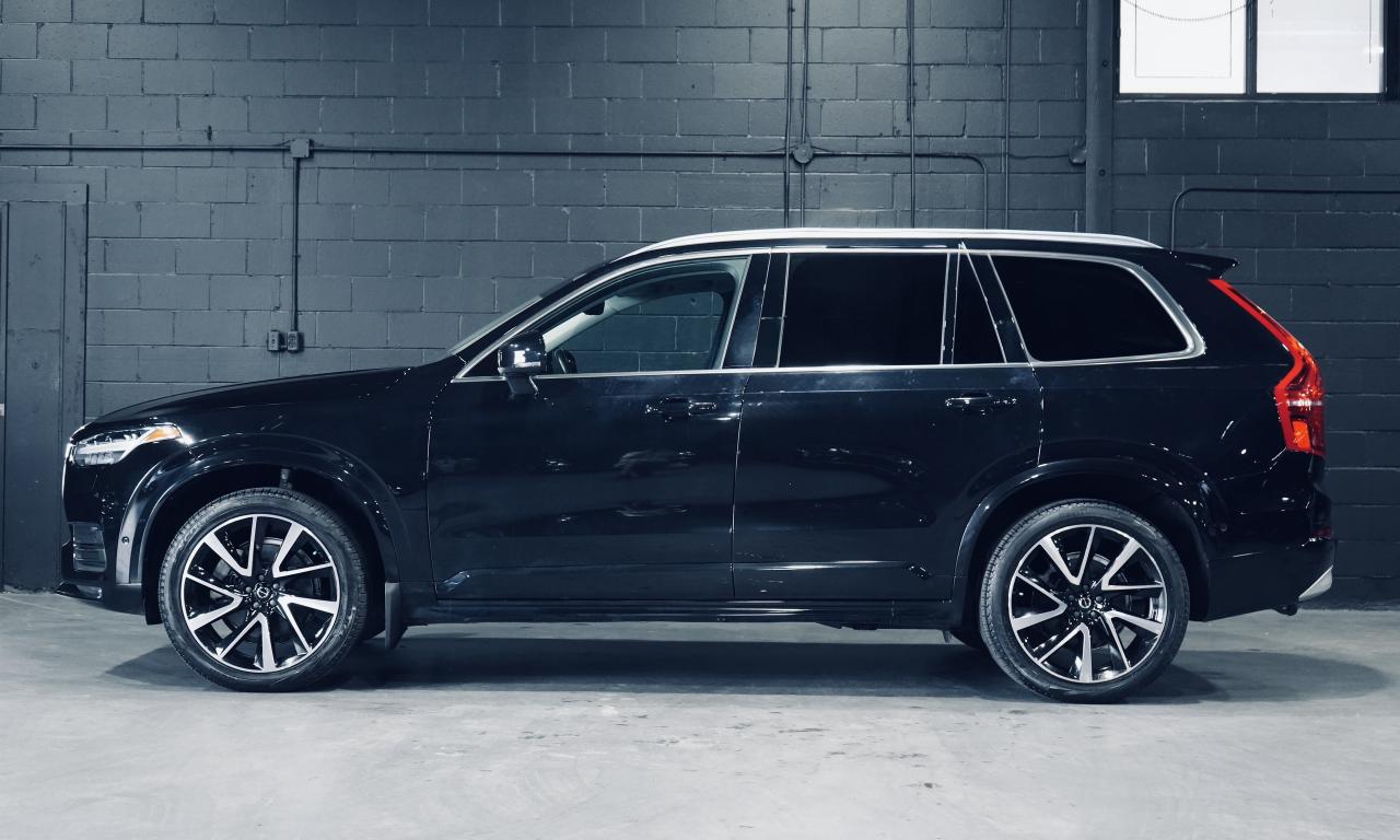 2022 Volvo XC90 T6 Momentum 7-Seater/PANO/HUD/DRIVE ASSIST/NAV Photo4