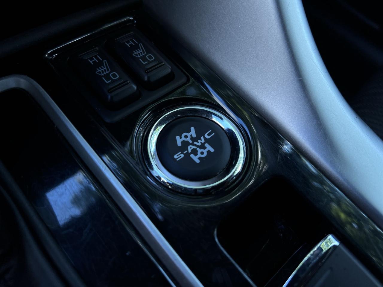 2022 Mitsubishi Eclipse Cross SE AWD | HTD SEATS/STEERING |CARPLAY | 18IN ALLOYS Photo