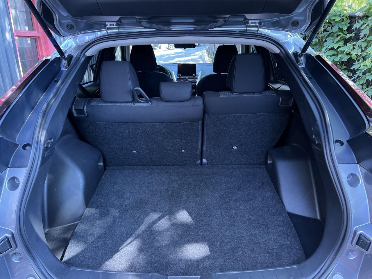 2022 Mitsubishi Eclipse Cross SE AWD | HTD SEATS/STEERING |CARPLAY | 18IN ALLOYS Photo