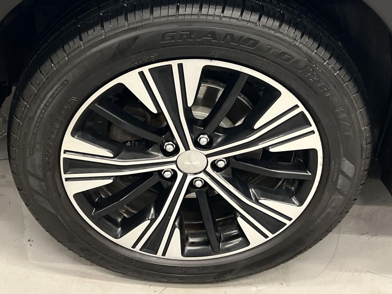 2022 Mitsubishi Eclipse Cross SE AWD | HTD SEATS/STEERING |CARPLAY | 18IN ALLOYS Photo