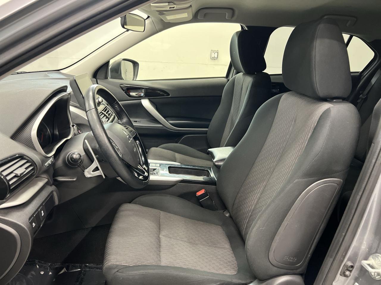 2022 Mitsubishi Eclipse Cross SE AWD | HTD SEATS/STEERING |CARPLAY | 18IN ALLOYS Photo