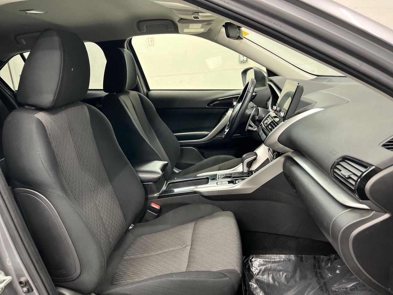 2022 Mitsubishi Eclipse Cross SE AWD | HTD SEATS/STEERING |CARPLAY | 18IN ALLOYS Photo