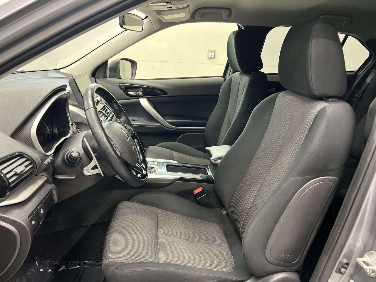 2022 Mitsubishi Eclipse Cross SE AWD | HTD SEATS/STEERING |CARPLAY | 18IN ALLOYS Photo
