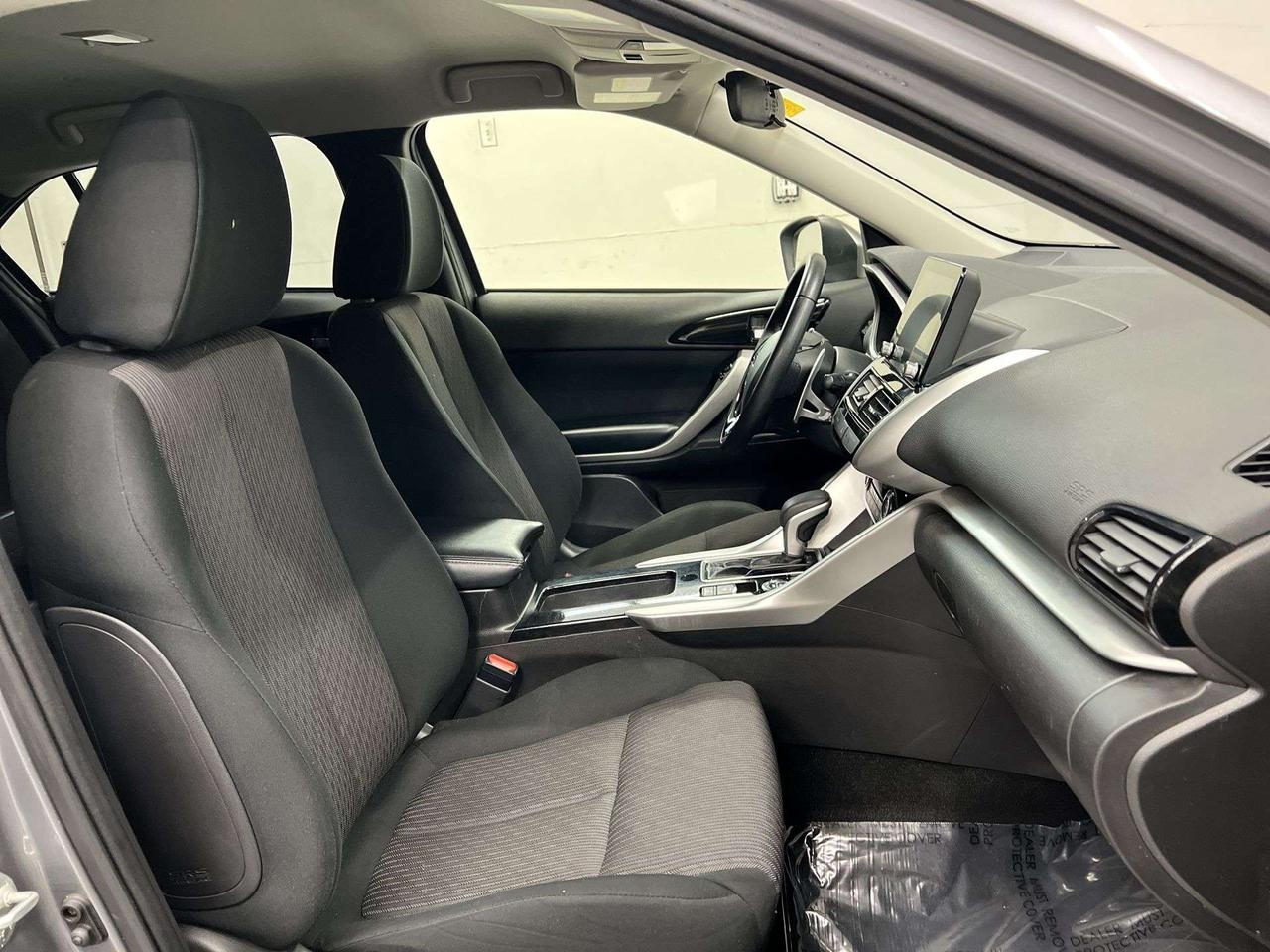2022 Mitsubishi Eclipse Cross SE AWD | HTD SEATS/STEERING |CARPLAY | 18IN ALLOYS Photo