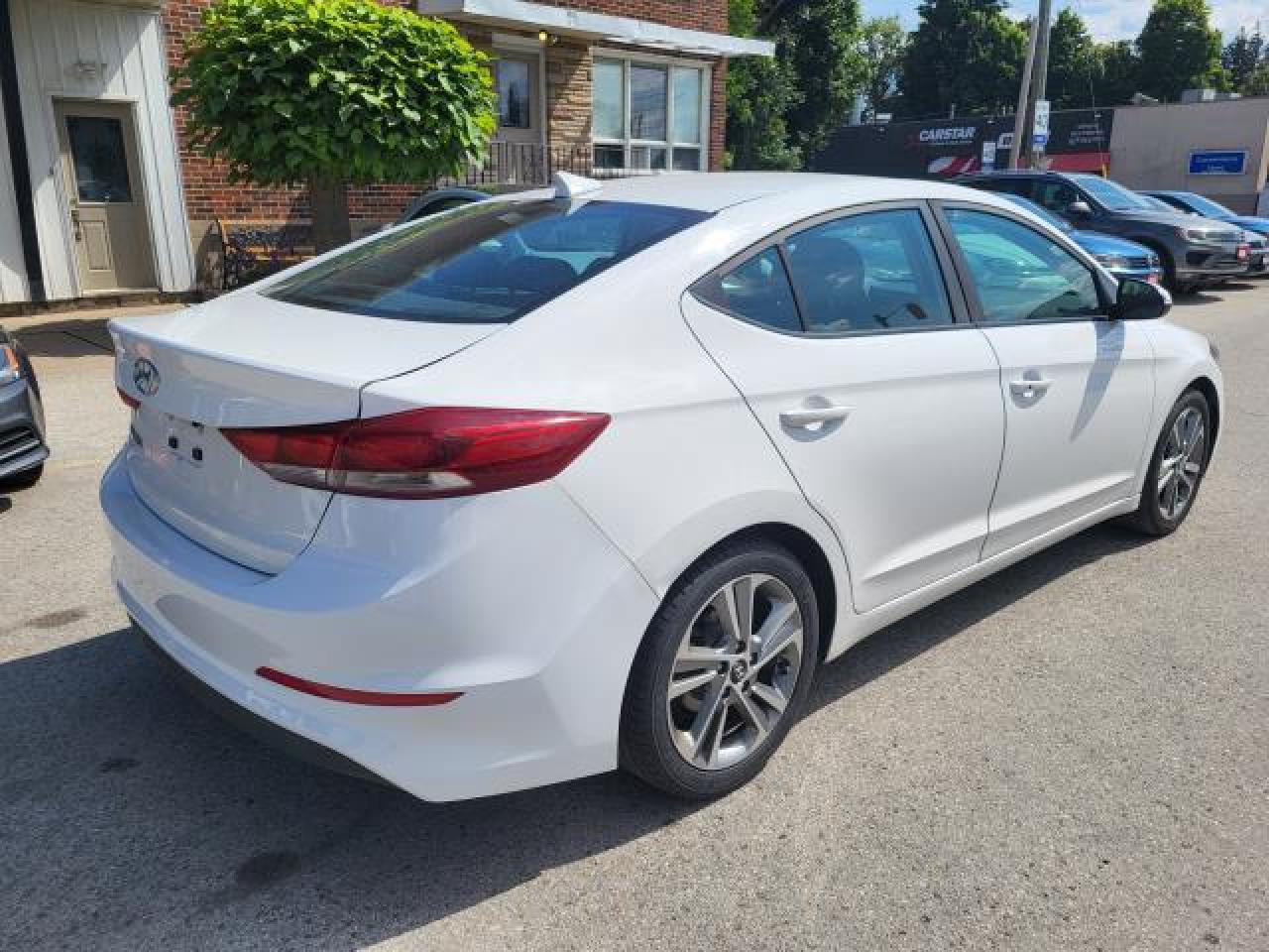 2017 Hyundai Elantra Limited Photo