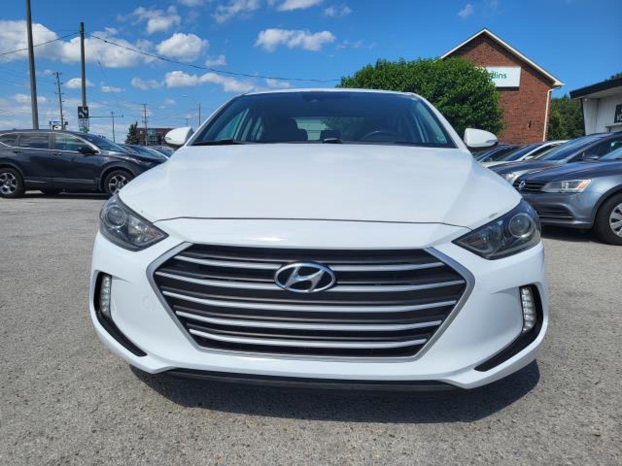 2017 Hyundai Elantra Limited Photo8