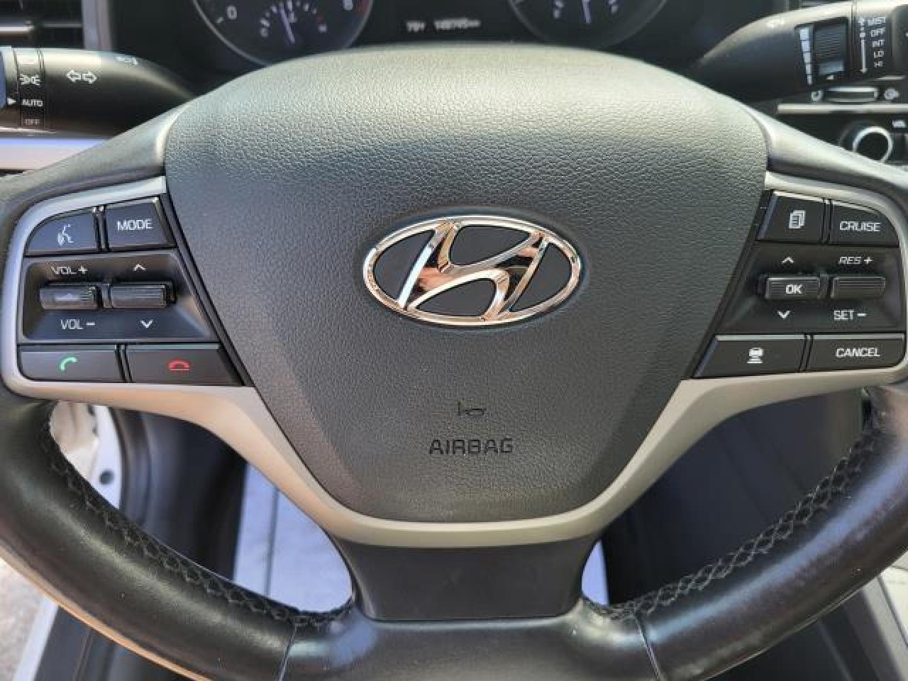 2017 Hyundai Elantra Limited Photo