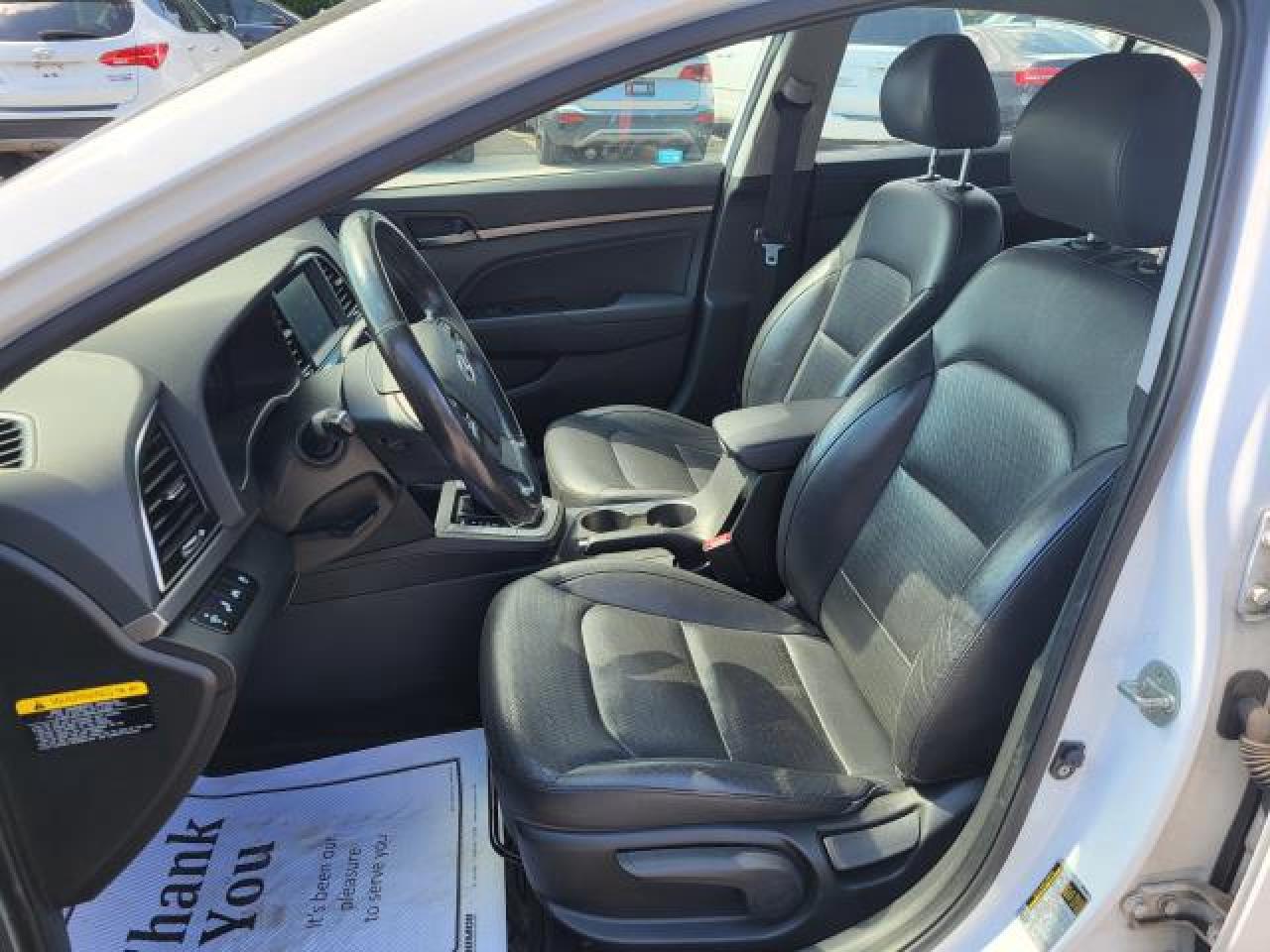 2017 Hyundai Elantra Limited Photo9