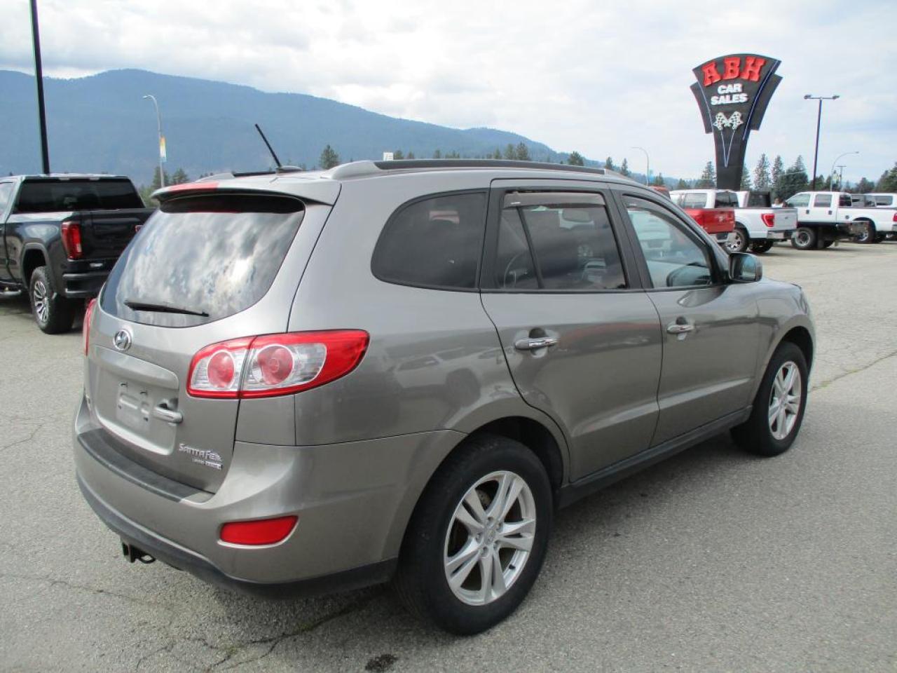 2011 Hyundai Santa Fe LIMITED  AWD Photo4