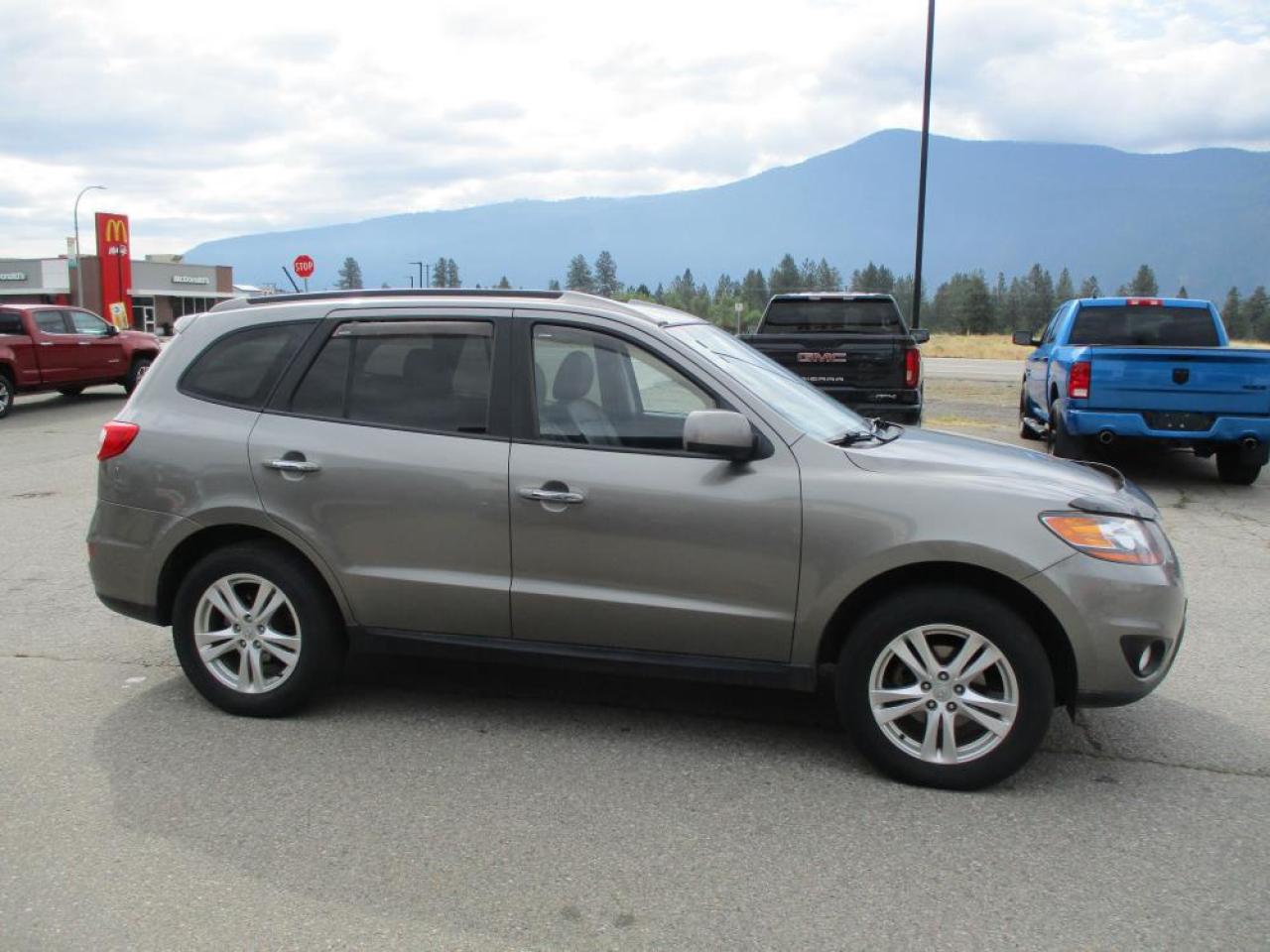 2011 Hyundai Santa Fe LIMITED  AWD Photo3