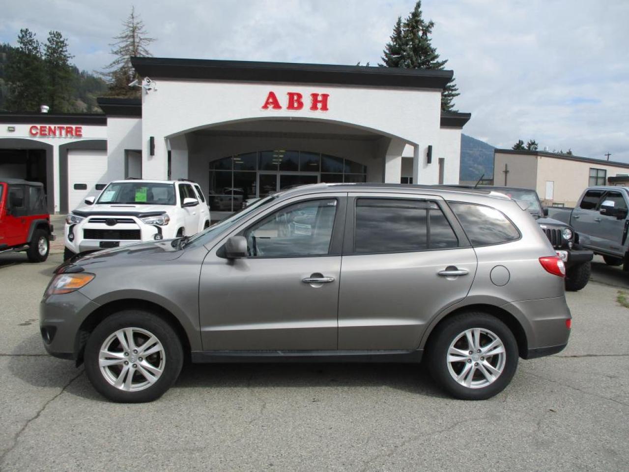 2011 Hyundai Santa Fe LIMITED  AWD Photo2