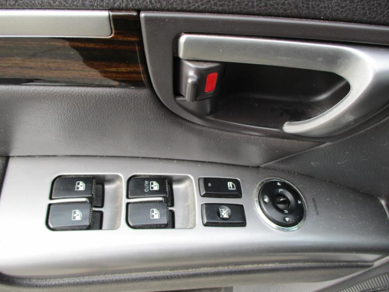 2011 Hyundai Santa Fe LIMITED  AWD Photo9