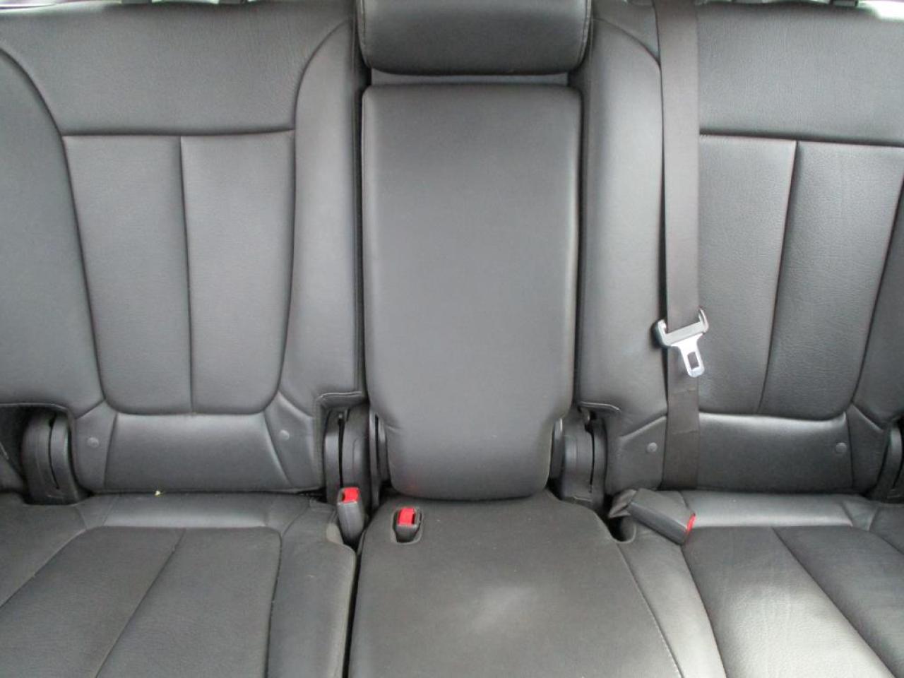 2011 Hyundai Santa Fe LIMITED  AWD Photo14