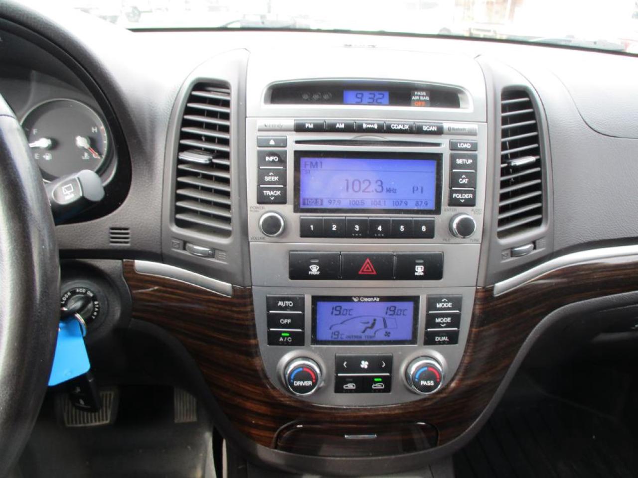 2011 Hyundai Santa Fe LIMITED  AWD Photo17