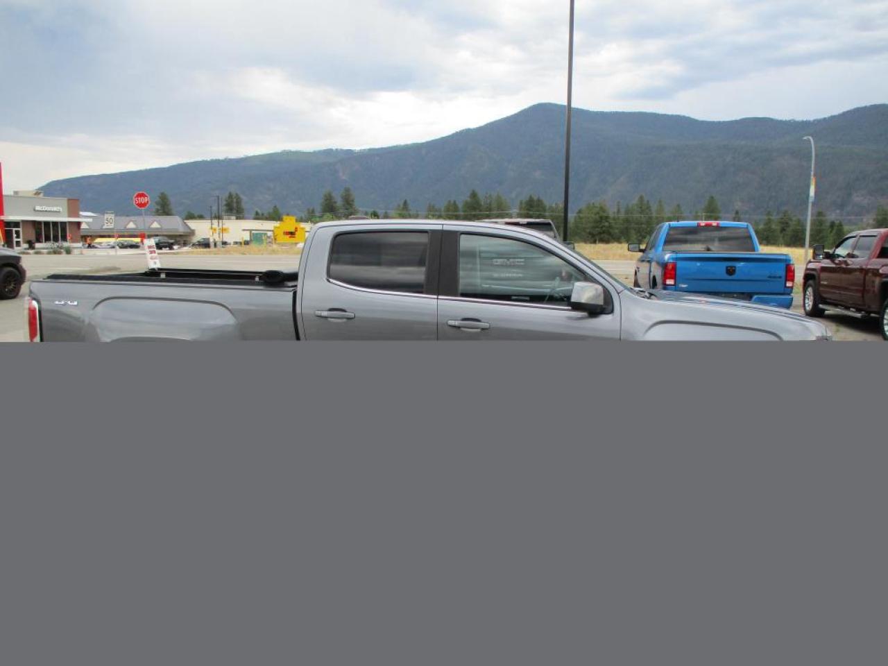 2020 GMC Canyon SLE CREW CAB 4WD - Photo #4