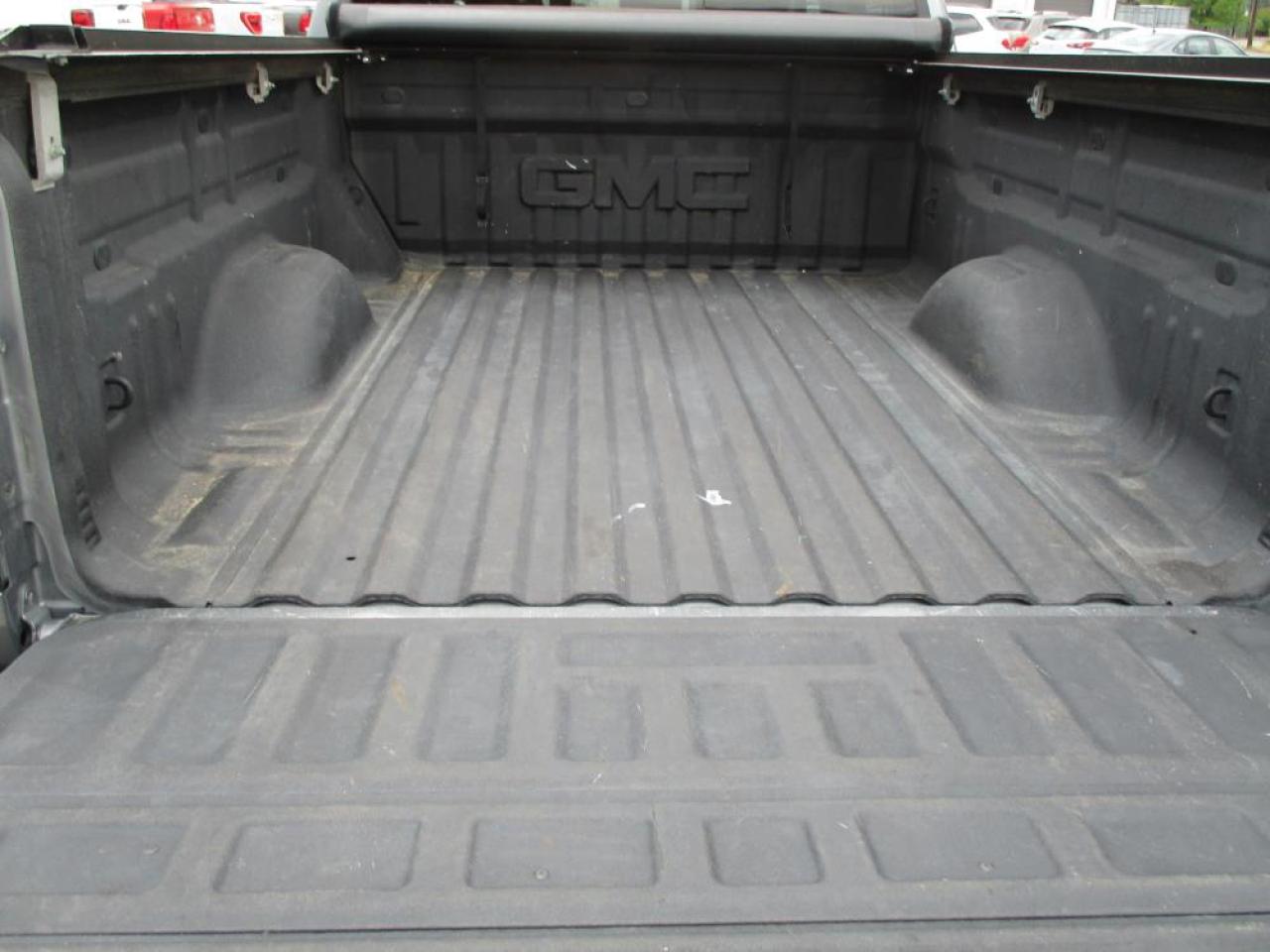 2020 GMC Canyon SLE CREW CAB 4WD - Photo #8