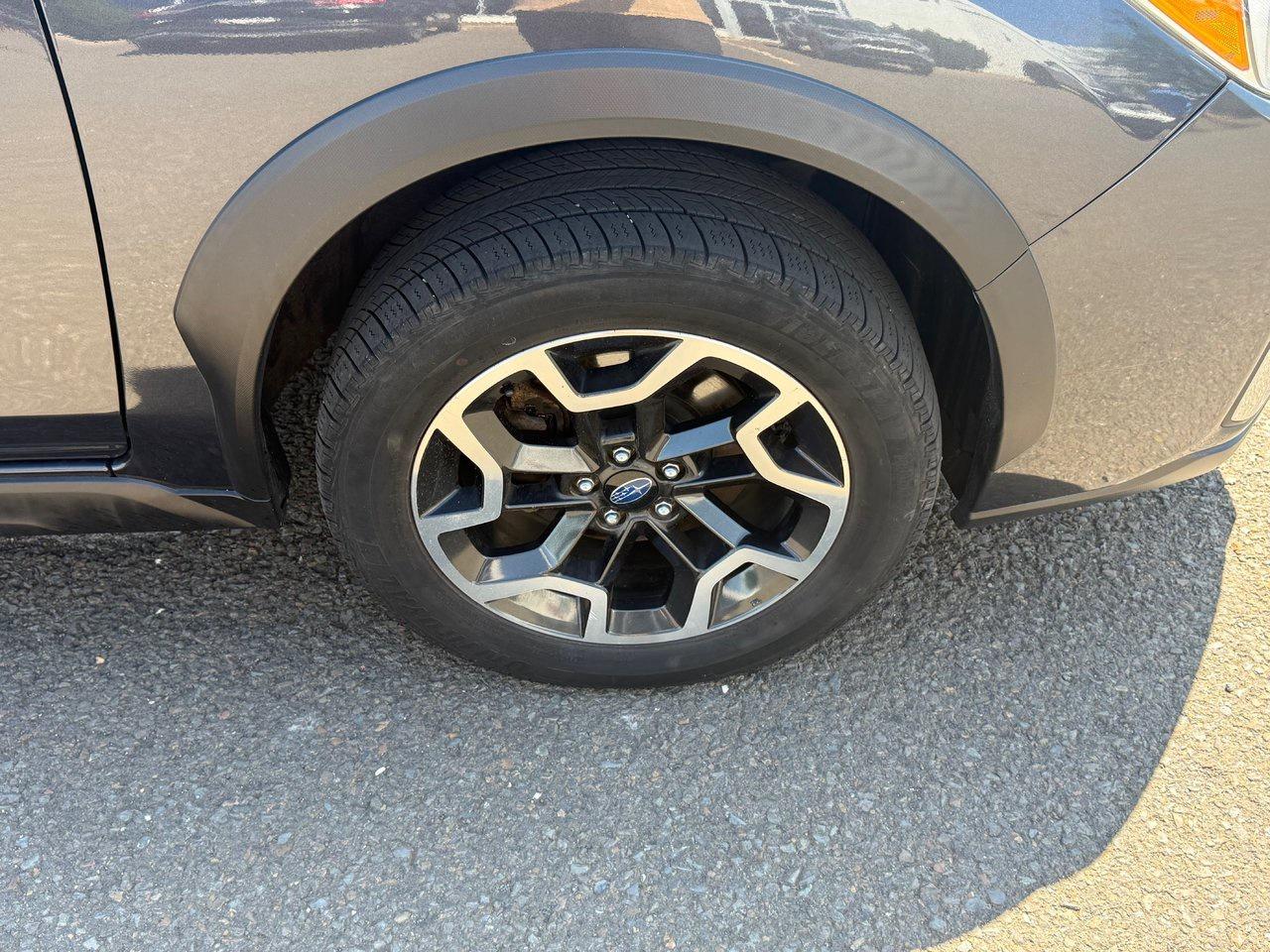 2016 Subaru XV Crosstrek Touring Photo3