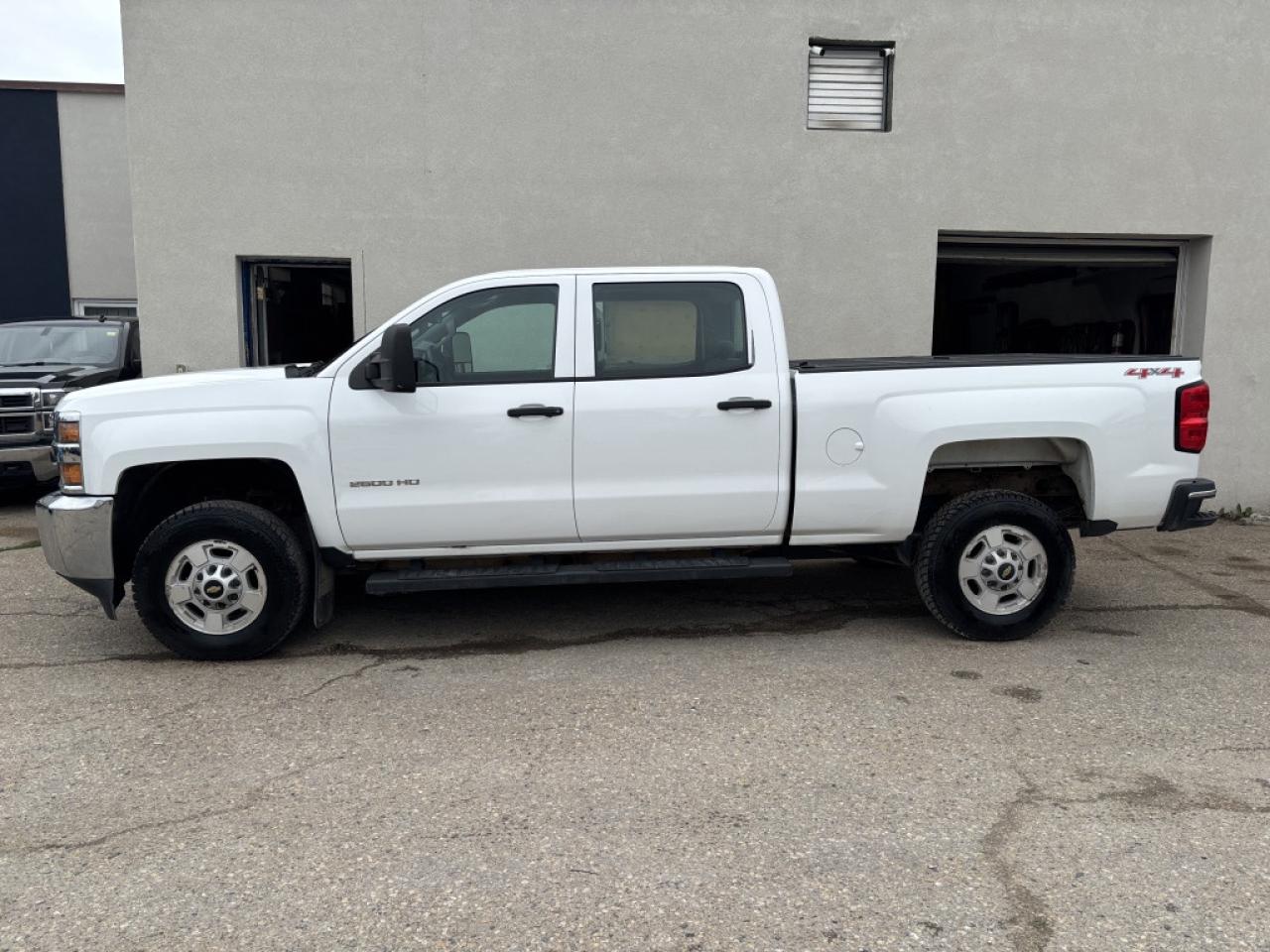 Used 2015 Chevrolet Silverado 2500 HD Work Truck 4dr Crew Cab 4WD LB (6.0L 8cyl 6A) for sale in Winnipeg, MB