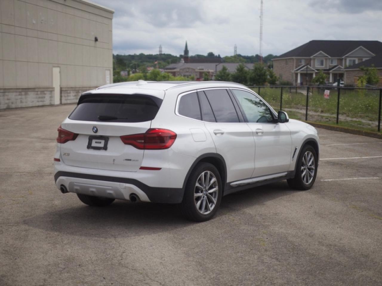 2019 BMW X3 xDrive 30i  **PREMIUM PACKAGE ESSENTIAL** Photo