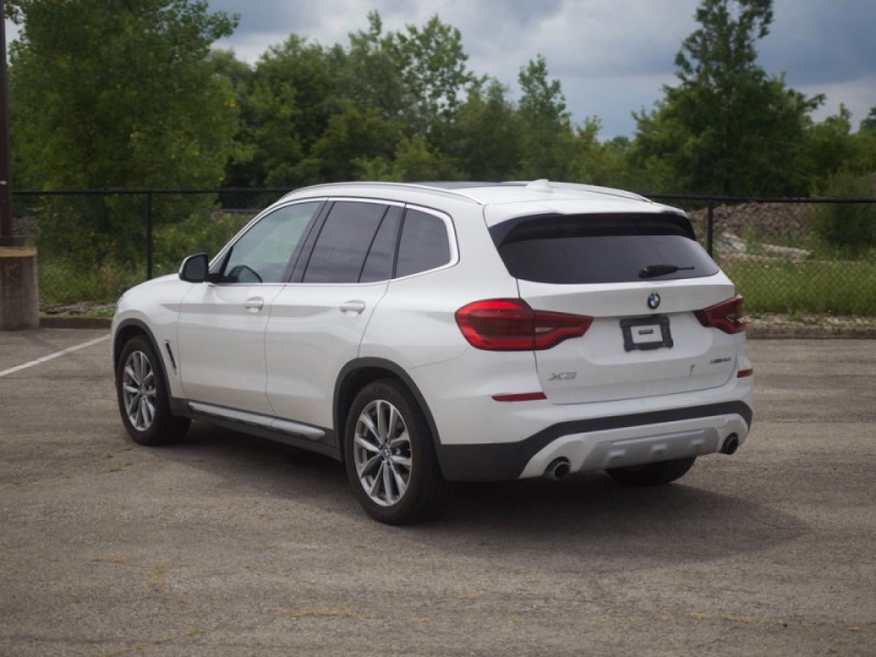 2019 BMW X3 xDrive 30i  **PREMIUM PACKAGE ESSENTIAL** Photo2