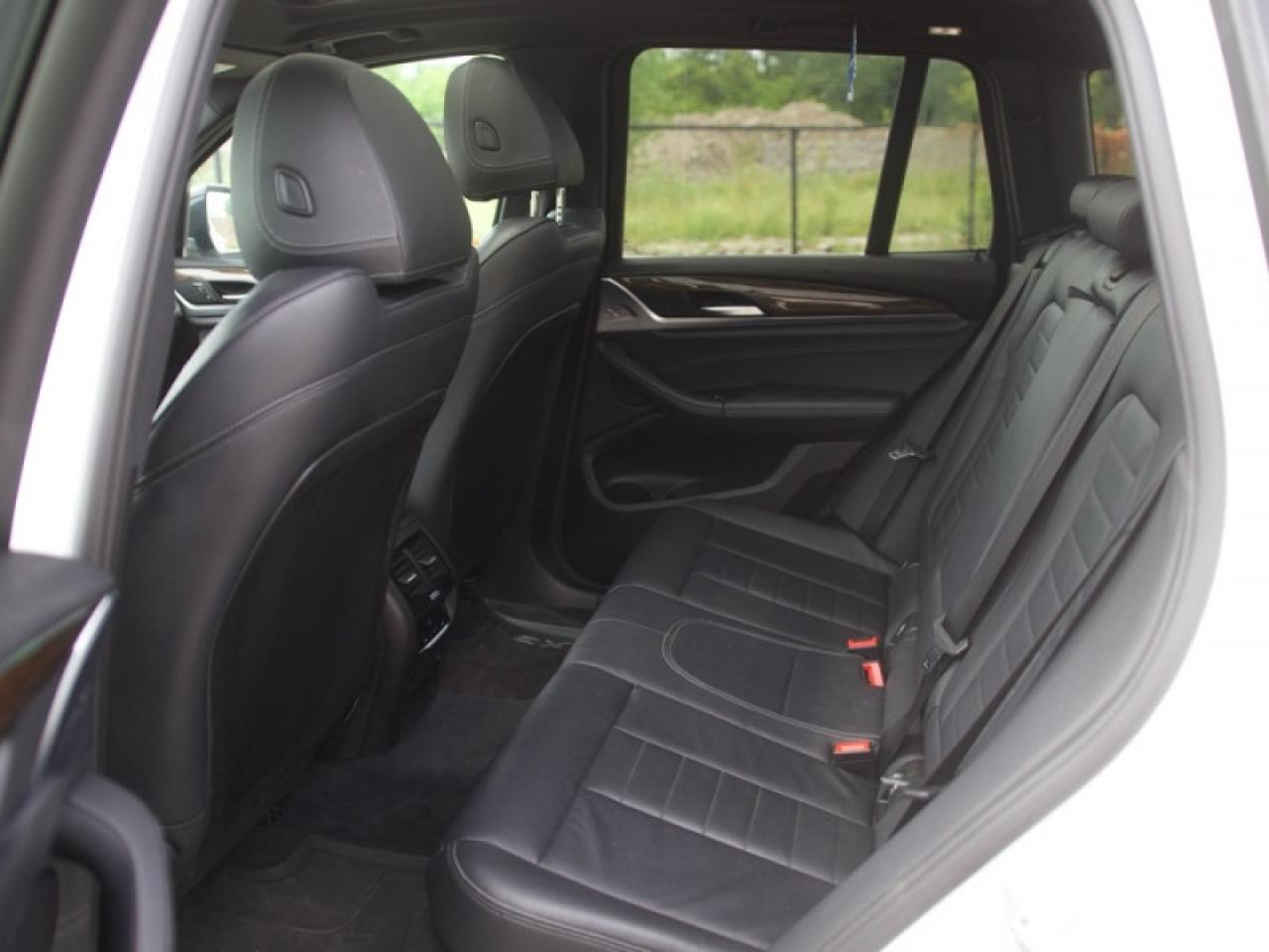 2019 BMW X3 xDrive 30i  **PREMIUM PACKAGE ESSENTIAL** Photo