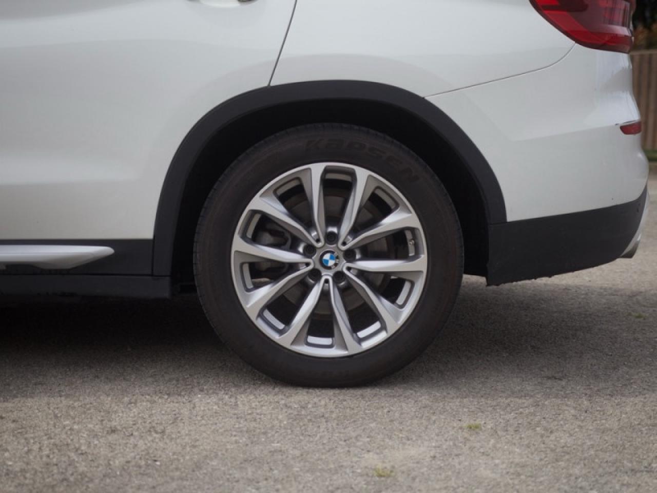 2019 BMW X3 xDrive 30i  **PREMIUM PACKAGE ESSENTIAL** Photo