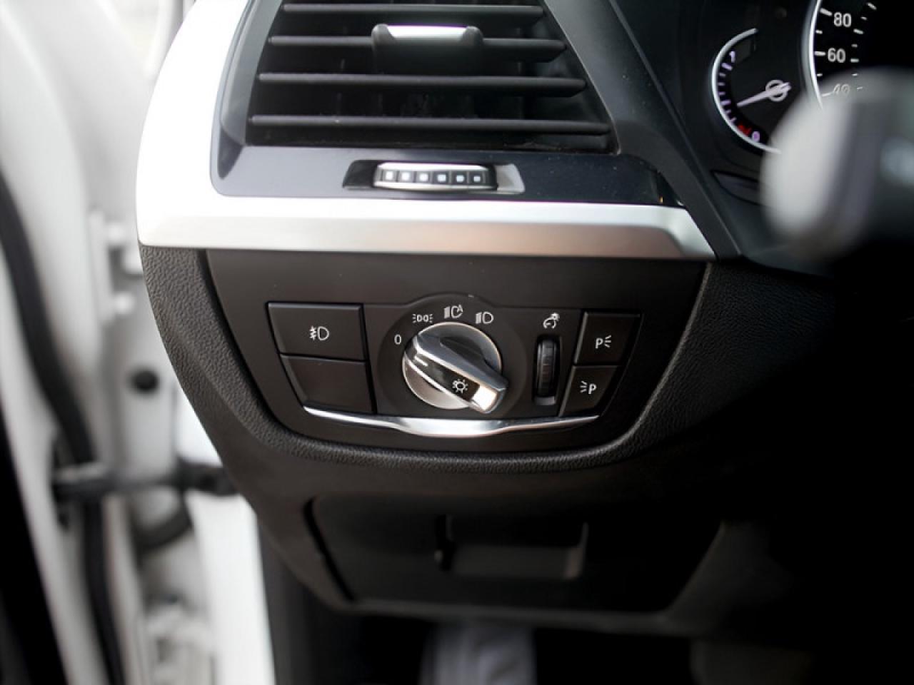 2019 BMW X3 xDrive 30i  **PREMIUM PACKAGE ESSENTIAL** Photo