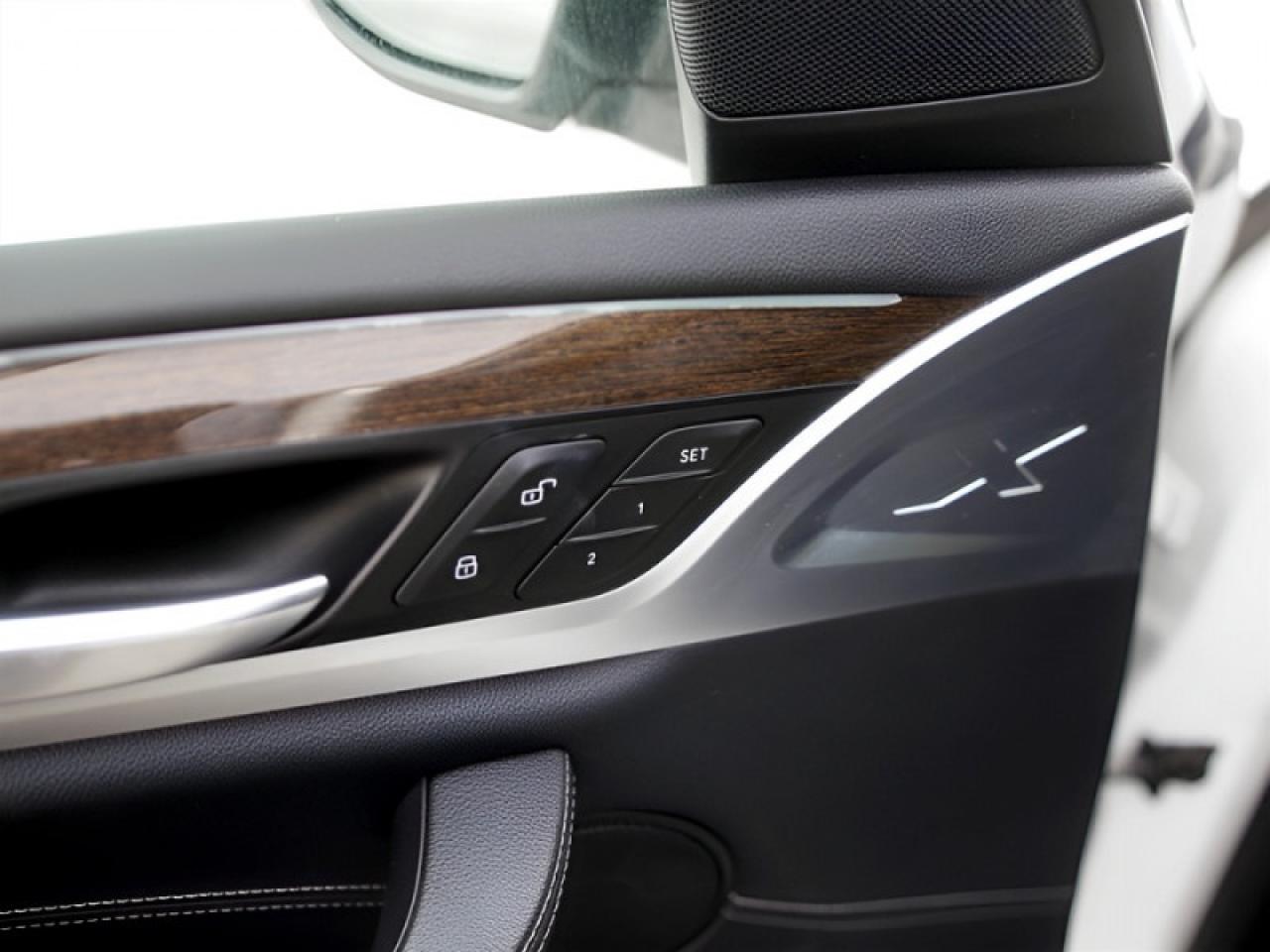 2019 BMW X3 xDrive 30i  **PREMIUM PACKAGE ESSENTIAL** Photo