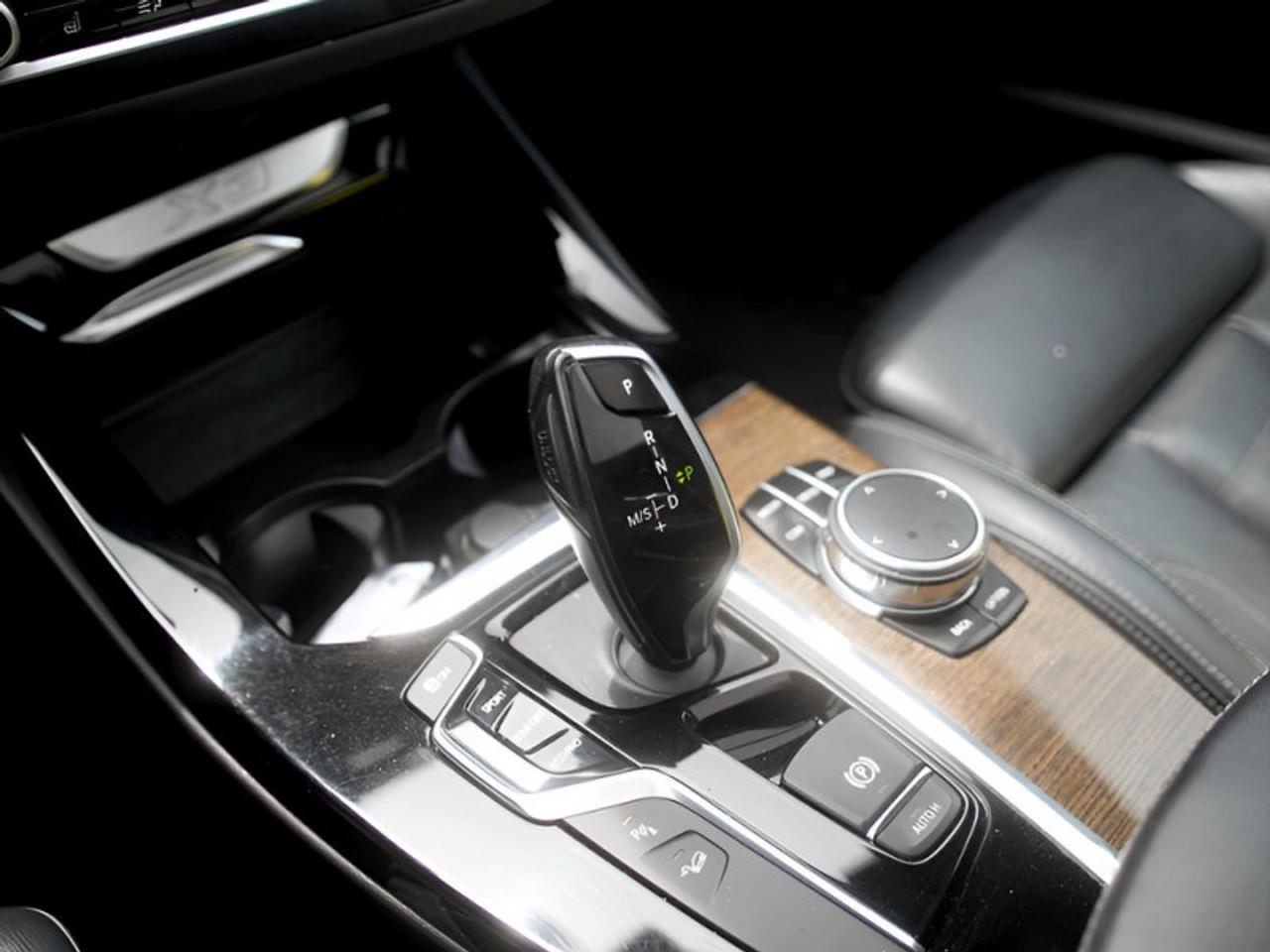 2019 BMW X3 xDrive 30i  **PREMIUM PACKAGE ESSENTIAL** Photo