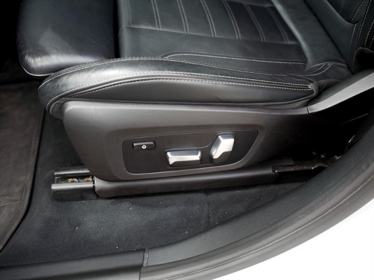 2019 BMW X3 xDrive 30i  **PREMIUM PACKAGE ESSENTIAL** Photo