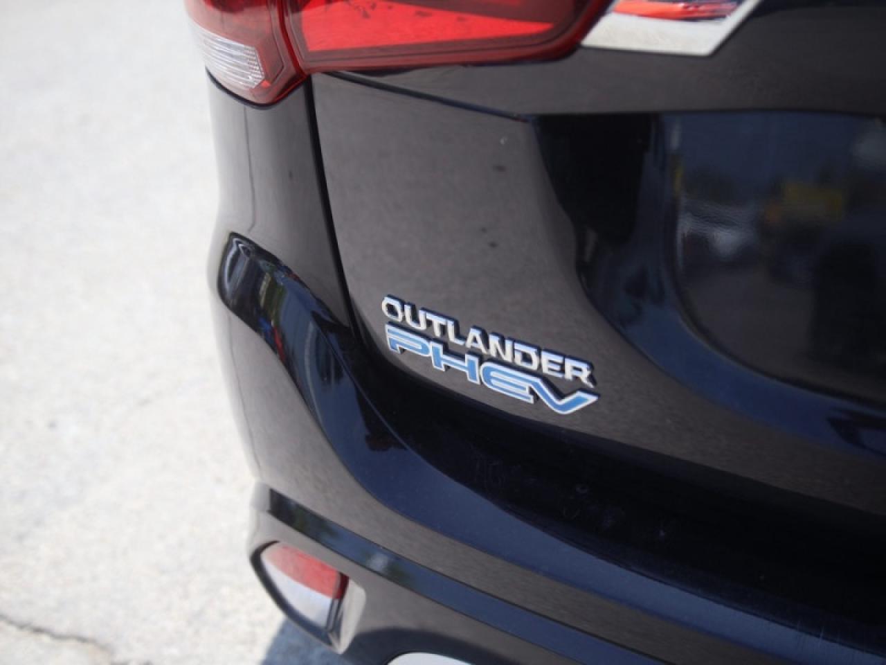 2020 Mitsubishi Outlander Phev SE  **14 SERVICE RECORDS** Photo