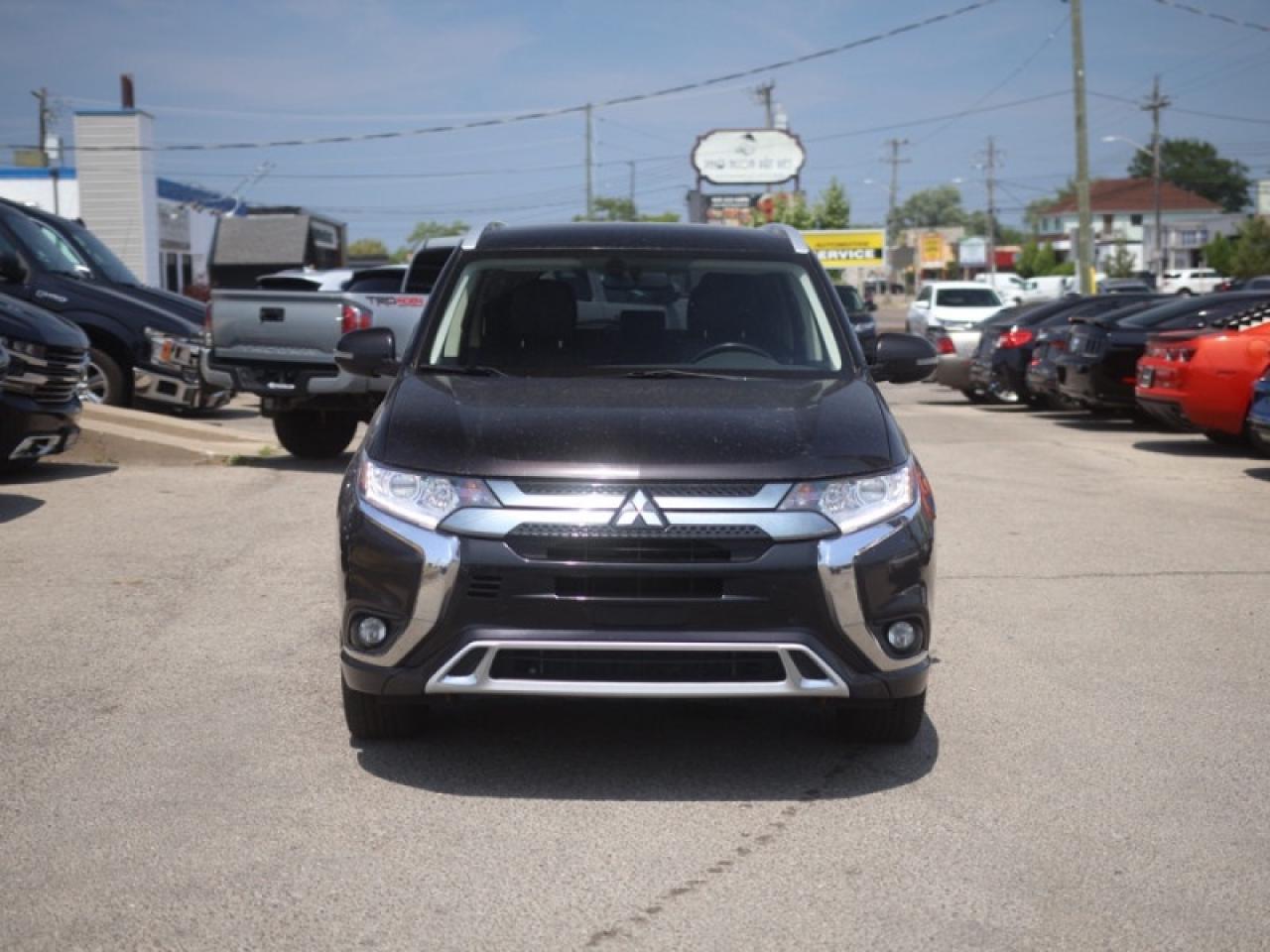 2020 Mitsubishi Outlander Phev SE  **14 SERVICE RECORDS** Photo