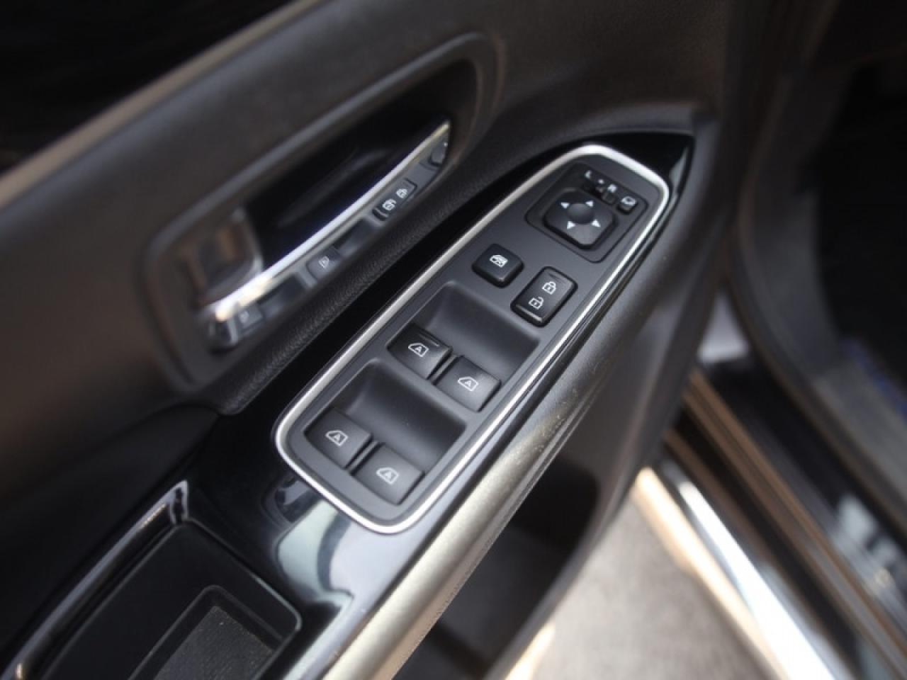 2020 Mitsubishi Outlander Phev SE  **14 SERVICE RECORDS** Photo