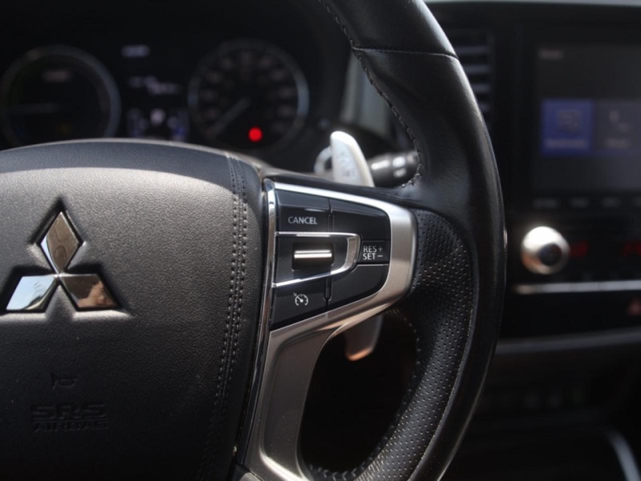 2020 Mitsubishi Outlander Phev SE  **14 SERVICE RECORDS** Photo