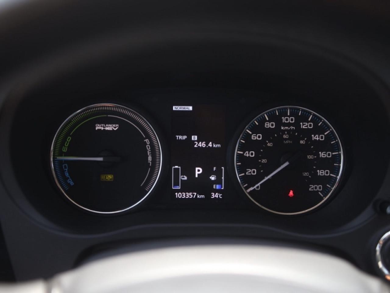 2020 Mitsubishi Outlander Phev SE  **14 SERVICE RECORDS** Photo